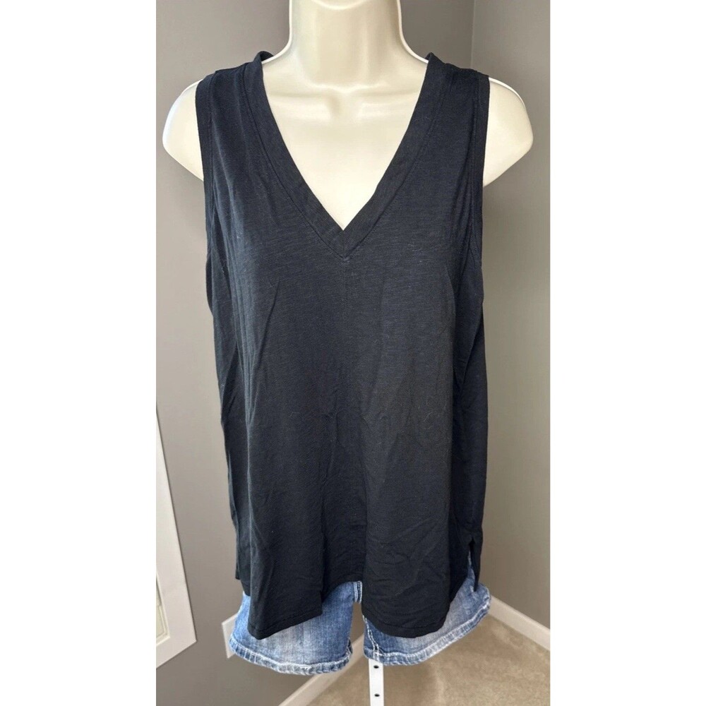 Sonoma V-Neck T-shirt Lot Of 2 T-shirts - Black Tee + White Tee SZ MEDIUM